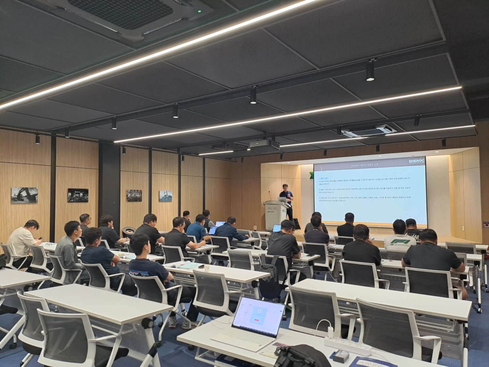 鹏成科技韩国团队为HD Hyundai XiteSolution PS团队及经销商开展高压电池专项培训